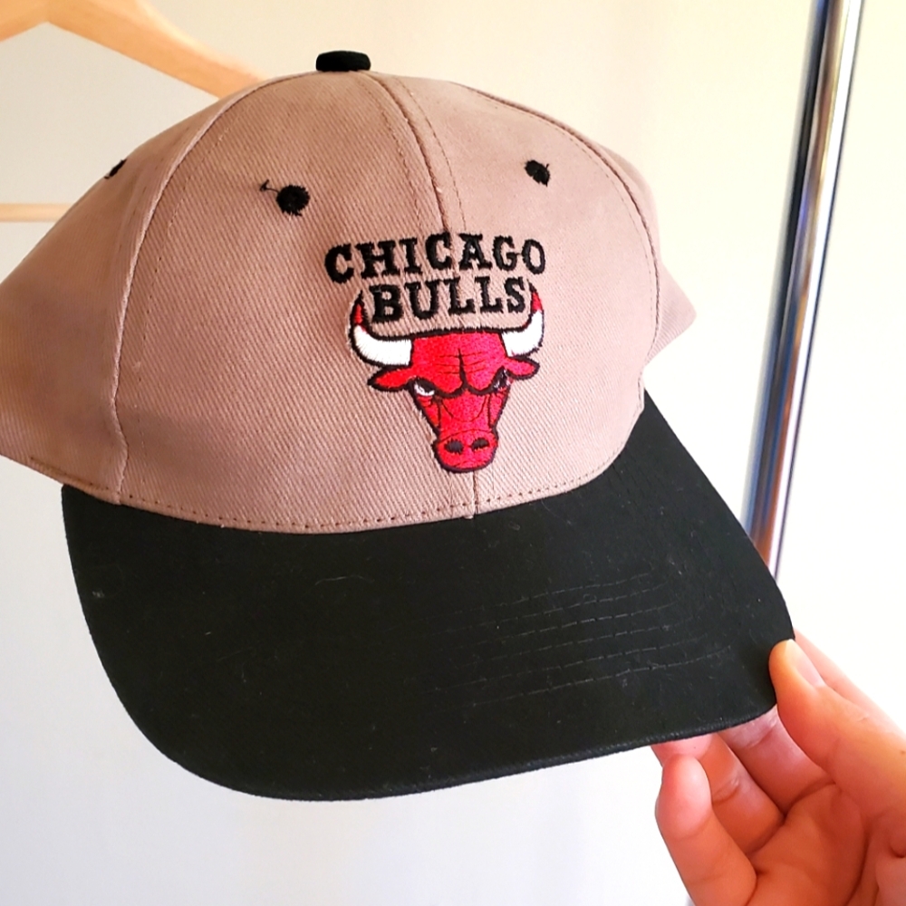 Chicago Bulls Two-Tone Kick 10 Cap Hat Adjustable Chicago Tribune